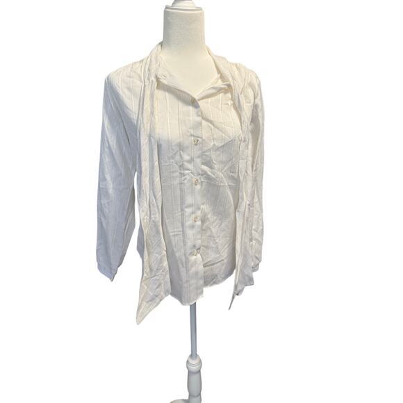 LAURA MAE Vintage White Blouse With Ascot Bow and Subtle Metalic Threads Size 12 - Picture 3 of 12